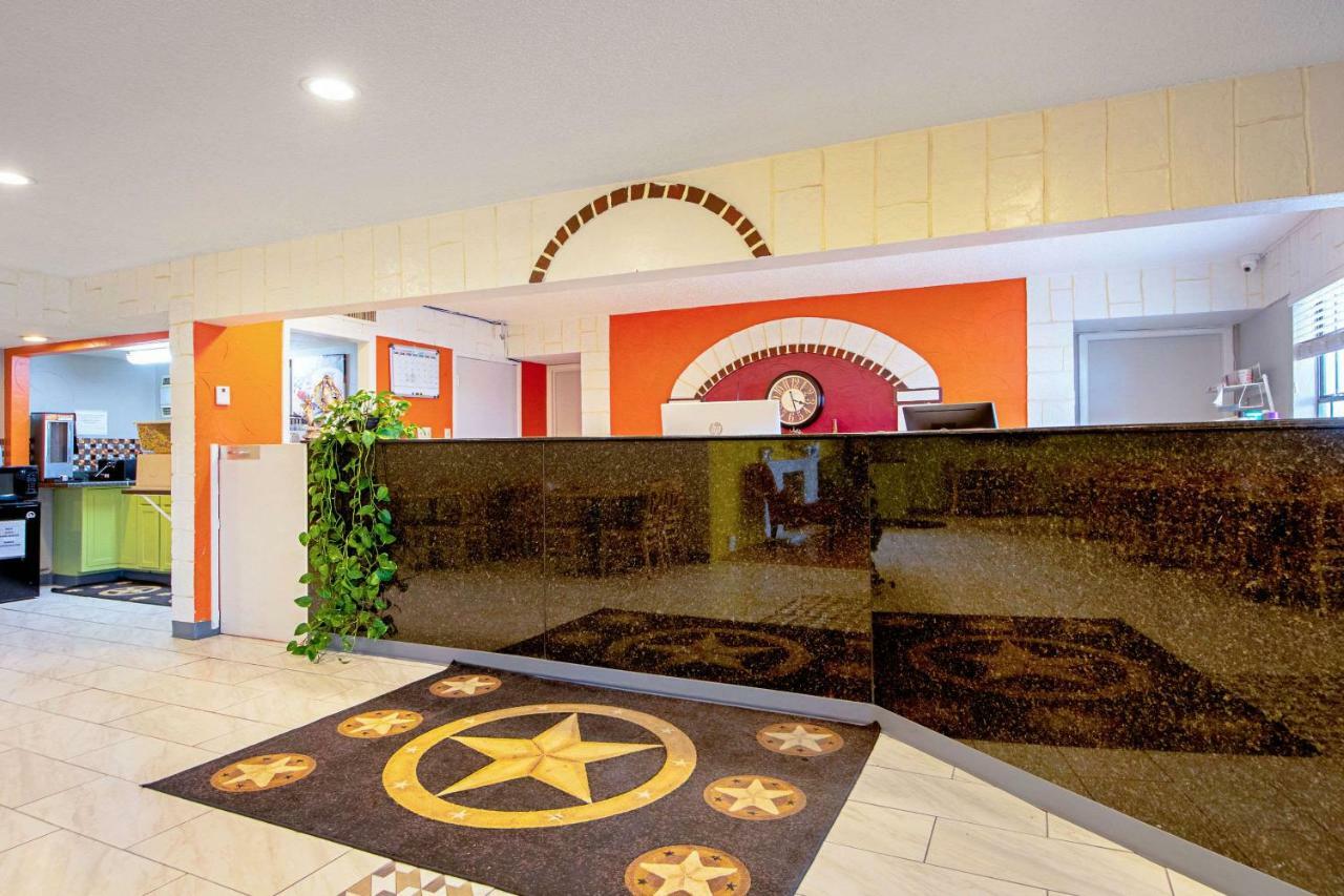 Economy Inn & Suites デントン エクステリア 写真