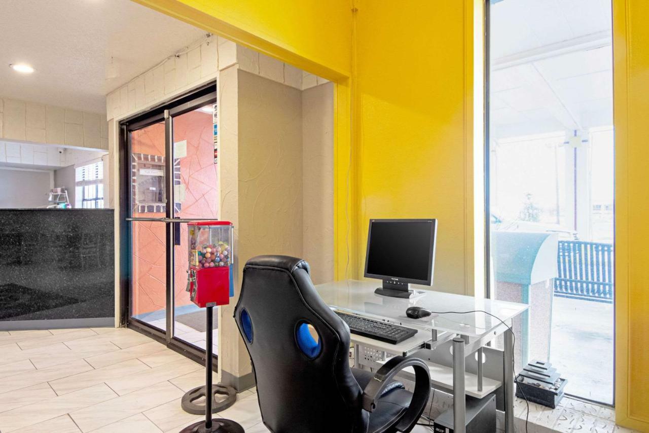 Economy Inn & Suites デントン エクステリア 写真