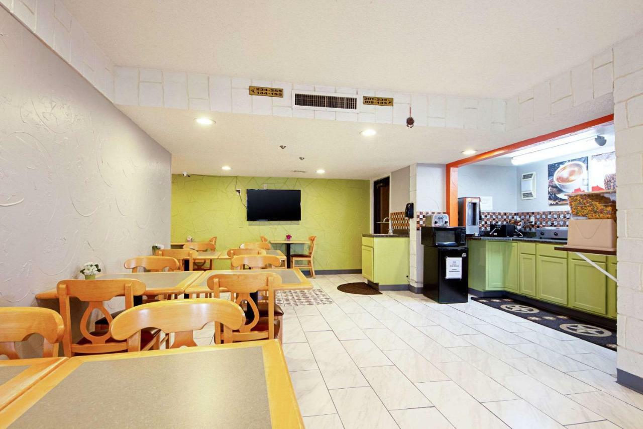 Economy Inn & Suites デントン エクステリア 写真