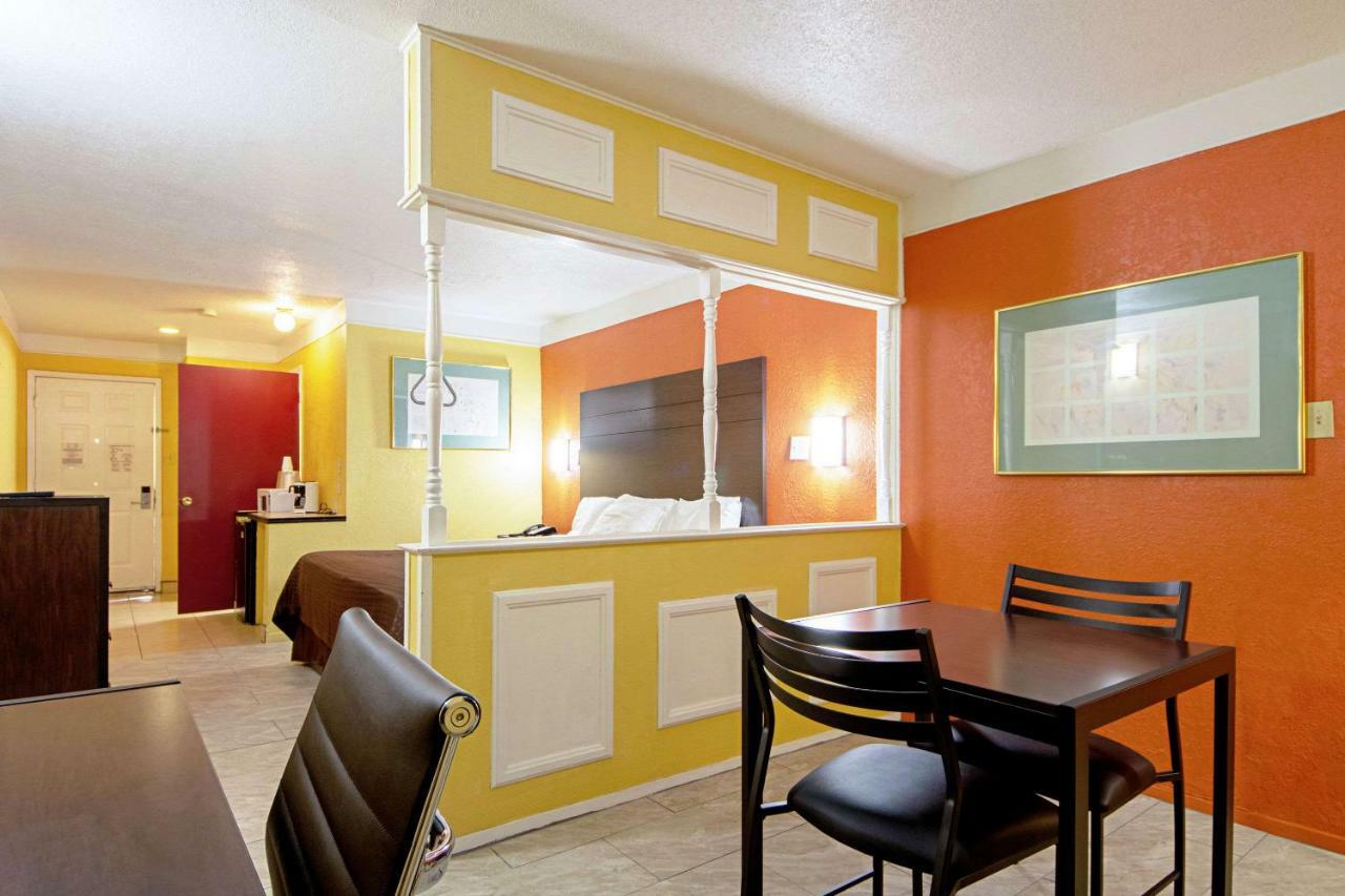 Economy Inn & Suites デントン エクステリア 写真