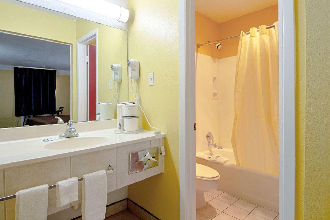 Economy Inn & Suites デントン エクステリア 写真