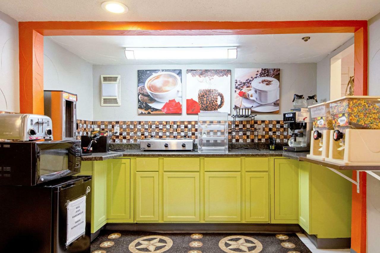 Economy Inn & Suites デントン エクステリア 写真